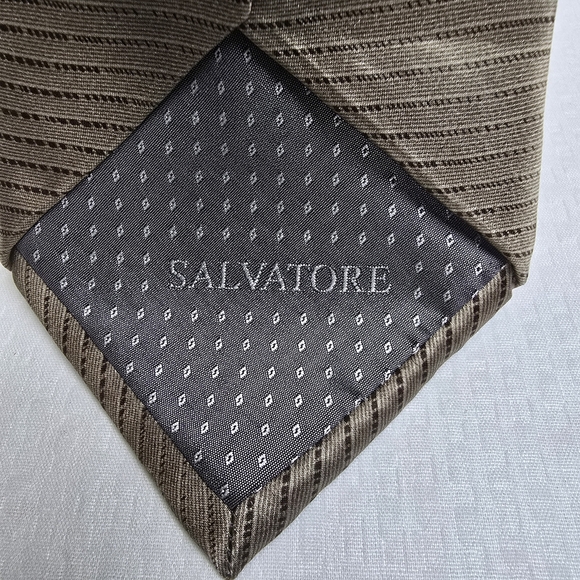 Salvatore Pellegrino 100% Silk Tie Golend Tan With Black Pinstripe EUC - Picture 5 of 7
